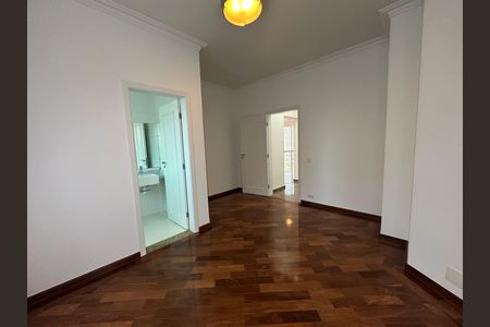 Casa de condomínio à venda com 600m², 4 quartos e 2 vagas Casa de condomínio à venda com 600m², 4 quartos e 2 vagasSuíte 2