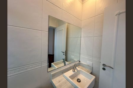 Casa de condomínio à venda com 600m², 4 quartos e 2 vagas Casa de condomínio à venda com 600m², 4 quartos e 2 vagasBanheiro da Suíte 2