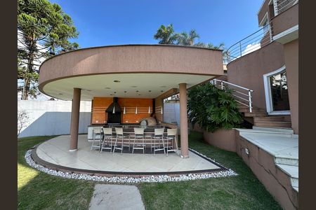 Casa de condomínio à venda com 600m², 4 quartos e 2 vagas Casa de condomínio à venda com 600m², 4 quartos e 2 vagasChurrasqueira