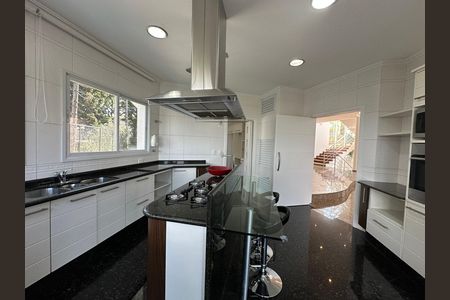 Casa de condomínio à venda com 600m², 4 quartos e 2 vagas Casa de condomínio à venda com 600m², 4 quartos e 2 vagasCozinha