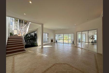 Casa de condomínio à venda com 600m², 4 quartos e 2 vagas Casa de condomínio à venda com 600m², 4 quartos e 2 vagasÁrea comum