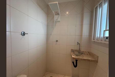 Casa de condomínio à venda com 600m², 4 quartos e 2 vagas Casa de condomínio à venda com 600m², 4 quartos e 2 vagasBanheiro de serviço