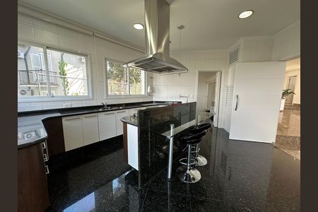 Casa de condomínio à venda com 600m², 4 quartos e 2 vagas Casa de condomínio à venda com 600m², 4 quartos e 2 vagasCozinha
