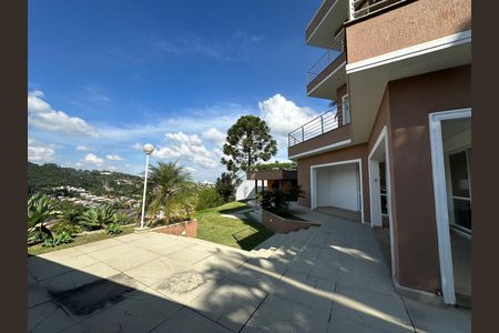 Casa de condomínio à venda com 600m², 4 quartos e 2 vagas Casa de condomínio à venda com 600m², 4 quartos e 2 vagasQuintal