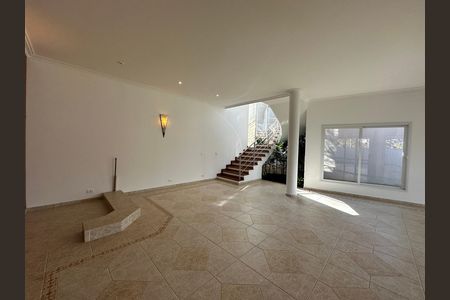 Casa de condomínio à venda com 600m², 4 quartos e 2 vagas Casa de condomínio à venda com 600m², 4 quartos e 2 vagasÁrea comum