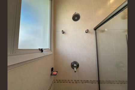 Casa de condomínio à venda com 600m², 4 quartos e 2 vagas Casa de condomínio à venda com 600m², 4 quartos e 2 vagasBanheiro da Suíte 3
