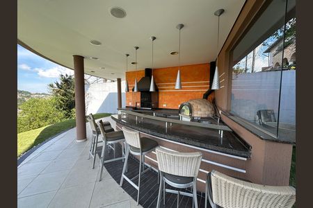 Casa de condomínio à venda com 600m², 4 quartos e 2 vagas Casa de condomínio à venda com 600m², 4 quartos e 2 vagasChurrasqueira