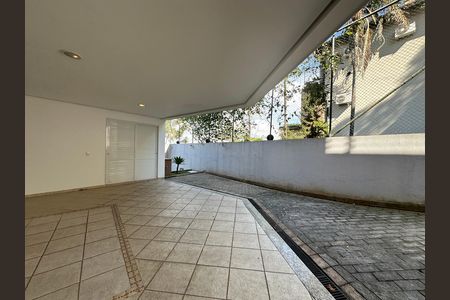 Casa de condomínio à venda com 600m², 4 quartos e 2 vagas Casa de condomínio à venda com 600m², 4 quartos e 2 vagasGaragem