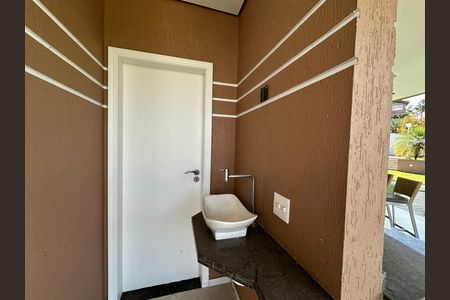 Casa de condomínio à venda com 600m², 4 quartos e 2 vagas Casa de condomínio à venda com 600m², 4 quartos e 2 vagasÁrea comum - Banheiro