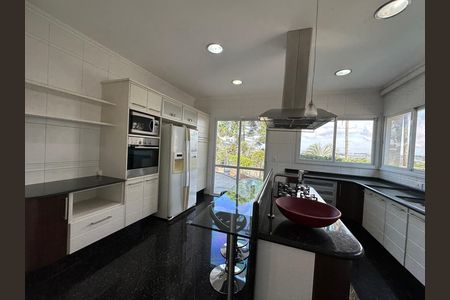 Casa de condomínio à venda com 600m², 4 quartos e 2 vagas Casa de condomínio à venda com 600m², 4 quartos e 2 vagasCozinha