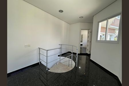 Casa de condomínio à venda com 600m², 4 quartos e 2 vagas Casa de condomínio à venda com 600m², 4 quartos e 2 vagasÁrea de Serviço