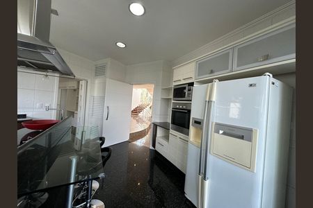 Casa de condomínio à venda com 600m², 4 quartos e 2 vagas Casa de condomínio à venda com 600m², 4 quartos e 2 vagasCozinha