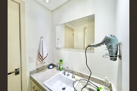 Apartamento à venda com 118m², 3 quartos e 3 vagasBanheiro da Suíte America