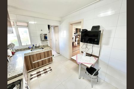 Apartamento à venda com 118m², 3 quartos e 3 vagasCozinha