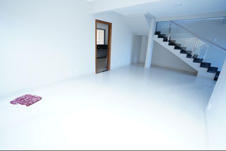 Casa à venda com 250m², 5 quartos e 4 vagas
