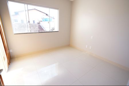 Casa à venda com 250m², 5 quartos e 4 vagas