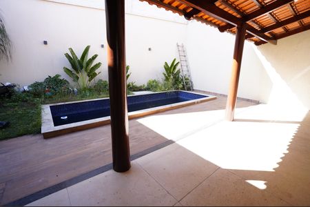 Casa à venda com 250m², 5 quartos e 4 vagas