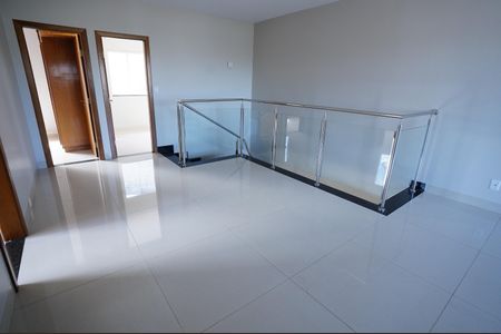 Casa à venda com 250m², 5 quartos e 4 vagas
