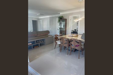 Apartamento à venda com 128m², 3 quartos e 3 vagas Apartamento à venda com 128m², 3 quartos e 3 vagasSala de Jantar