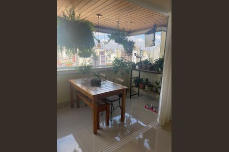 Apartamento à venda com 128m², 3 quartos e 3 vagas Apartamento à venda com 128m², 3 quartos e 3 vagasVaranda