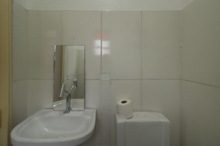 Banheiro de casa para alugar com 1 quarto, 40m² em Campanário, Diadema