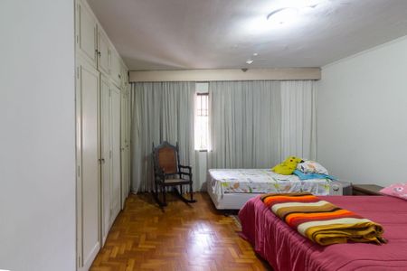 Casa à venda com 285m², 3 quartos e 4 vagas Casa à venda com 285m², 3 quartos e 4 vagasQuarto 1 - Suíte