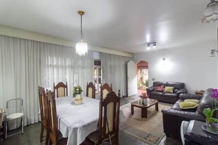 Casa à venda com 285m², 3 quartos e 4 vagas Casa à venda com 285m², 3 quartos e 4 vagasSala