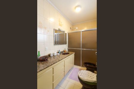 Casa à venda com 285m², 3 quartos e 4 vagas Casa à venda com 285m², 3 quartos e 4 vagasBanheiro Suíte