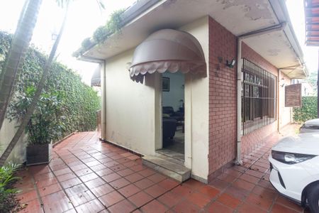 Casa à venda com 285m², 3 quartos e 4 vagas Casa à venda com 285m², 3 quartos e 4 vagasQuintal