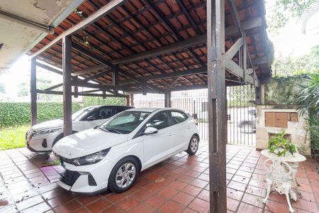 Casa à venda com 285m², 3 quartos e 4 vagas Casa à venda com 285m², 3 quartos e 4 vagasGaragem