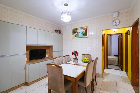 Casa à venda com 130m², 3 quartos e 2 vagas