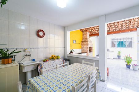 Casa à venda com 130m², 3 quartos e 2 vagas