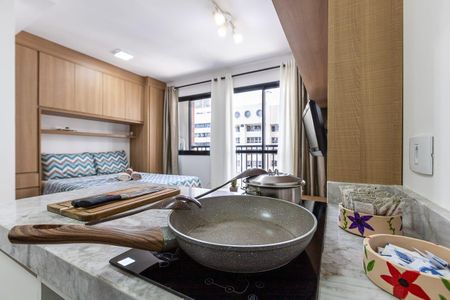 Cozinha de apartamento para alugar com 1 quarto, 23m² em Centro, Curitiba