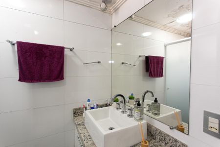 Apartamento à venda com 75m², 3 quartos e 2 vagas Apartamento à venda com 75m², 3 quartos e 2 vagasBanheiro 1