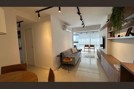 Sala de apartamento para alugar com 3 quartos, 83m² em Recreio dos Bandeirantes, Rio de Janeiro