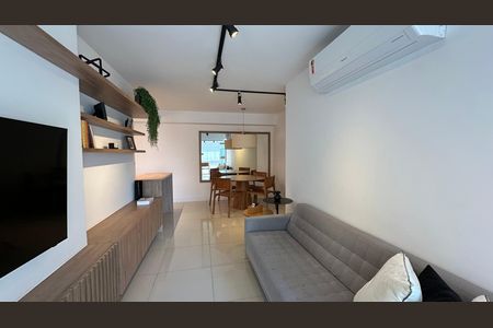 Sala de apartamento para alugar com 3 quartos, 83m² em Recreio dos Bandeirantes, Rio de Janeiro