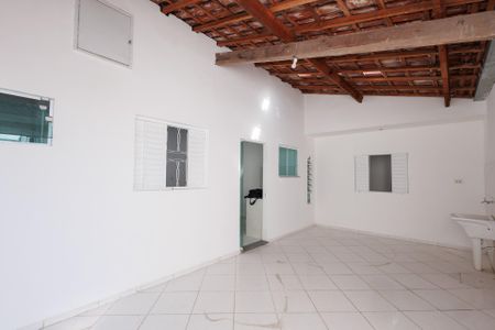 Casa para alugar com 85m², 2 quartos e sem vaga Casa para alugar com 85m², 2 quartos e sem vagaQuintal e área de serviço