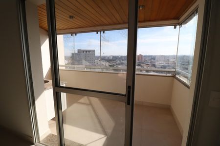 Sacada de apartamento para alugar com 3 quartos, 131m² em Martins, Uberlândia