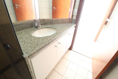 Apartamento para alugar com 131m², 3 quartos e 2 vagasBanheiro Social 1
