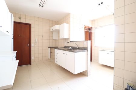 Apartamento para alugar com 131m², 3 quartos e 2 vagasCozinha