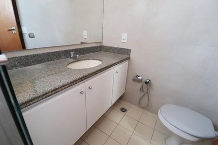Apartamento para alugar com 131m², 3 quartos e 2 vagasBanheiro do Quarto 3