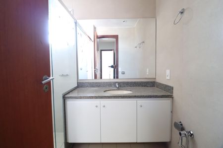 Apartamento para alugar com 131m², 3 quartos e 2 vagasBanheiro do Quarto 3