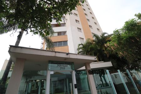 Apartamento para alugar com 131m², 3 quartos e 2 vagasFachada