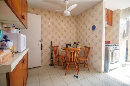 Apartamento à venda com 155m², 4 quartos e 1 vagaCozinha