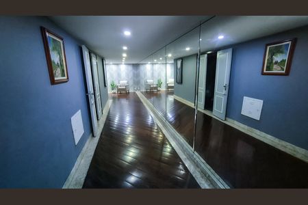Apartamento para alugar com 160m², 4 quartos e 2 vagas Apartamento para alugar com 160m², 4 quartos e 2 vagasHall de entrada
