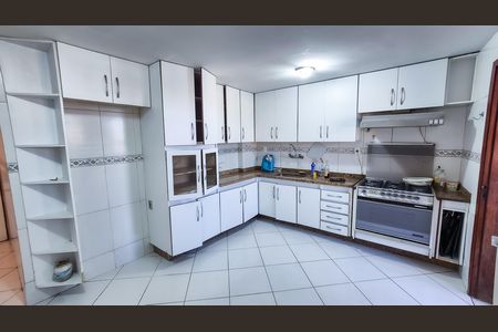 Apartamento para alugar com 160m², 4 quartos e 2 vagas Apartamento para alugar com 160m², 4 quartos e 2 vagasCozinha