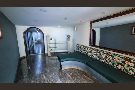 Apartamento para alugar com 160m², 4 quartos e 2 vagas Apartamento para alugar com 160m², 4 quartos e 2 vagasHall de entrada