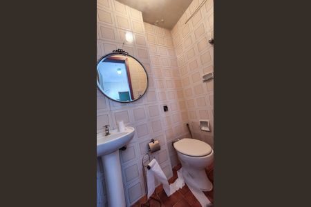 Apartamento para alugar com 160m², 4 quartos e 2 vagas Apartamento para alugar com 160m², 4 quartos e 2 vagasBanheiro 3 - dependência