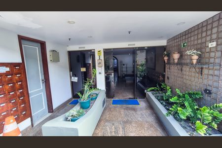 Apartamento para alugar com 160m², 4 quartos e 2 vagas Apartamento para alugar com 160m², 4 quartos e 2 vagasHall de entrada