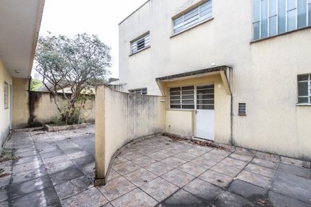 Casa para alugar com 245m², 4 quartos e 2 vagasQuintal